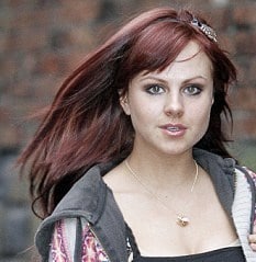 http://www.dailymail.co.uk/tvshowbiz/article-1346467/Tina-OBrien-latest-celebrity-try-flame-haired-look-dyes-locks-bright-red.html?ito=feeds-newsxml