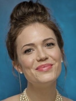 http://www.stylebistro.com/Fashion+Forum/articles/hp9kf5h0dXZ/Mandy+Moore+sports+Topknot+Hairstyle