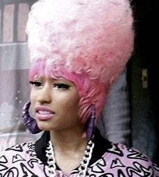 http://ckhid.com/hip-hop-news/11/01/new-nicki-minaj-hair-is-pink-while-new-rihanna-hair-is-red/
