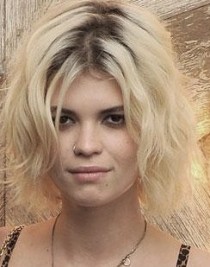 http://www.dose.ca/Celebrity+Hair+Trend+Dark+Roots/5180353/story.html